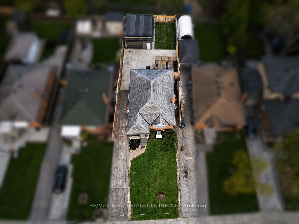 75 Cynthia Road, Toronto, ON M6N 2P8 – main photo