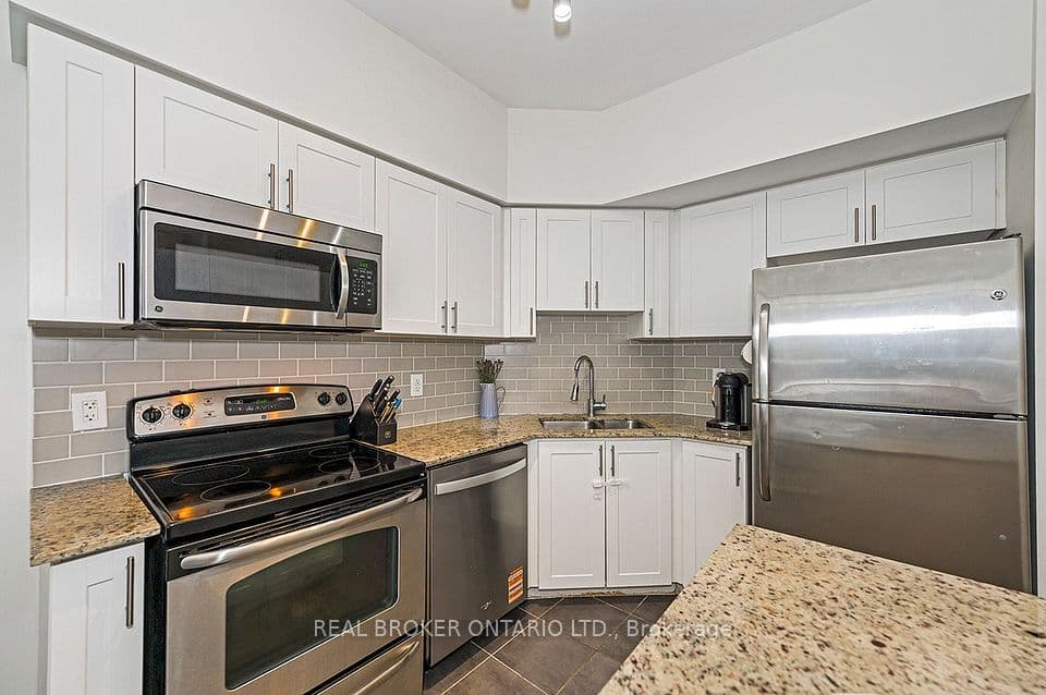 1940 Ironstone Drive 403, Burlington, ON L7L 0E4 – photo 3