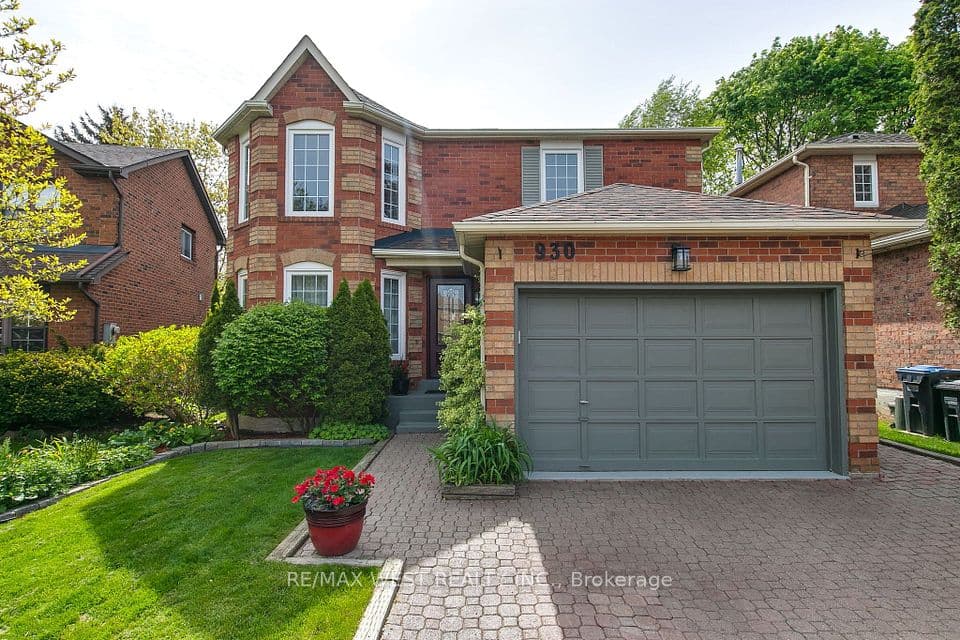 930 Maramis Court, Mississauga, ON L5H 4G2 – main photo