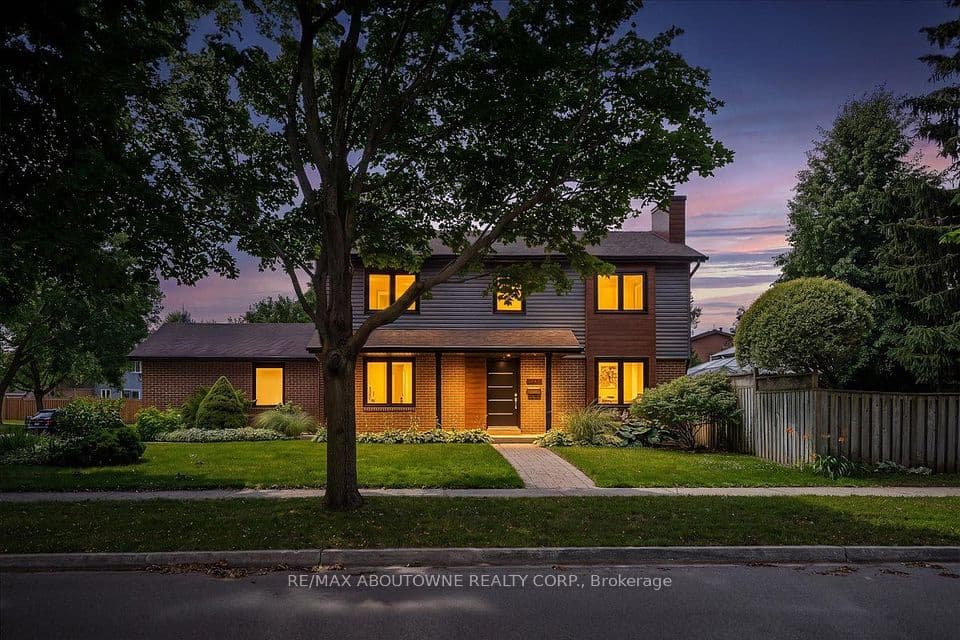 3985 Taffey Crescent, Mississauga, ON L5L 2A6 – main photo
