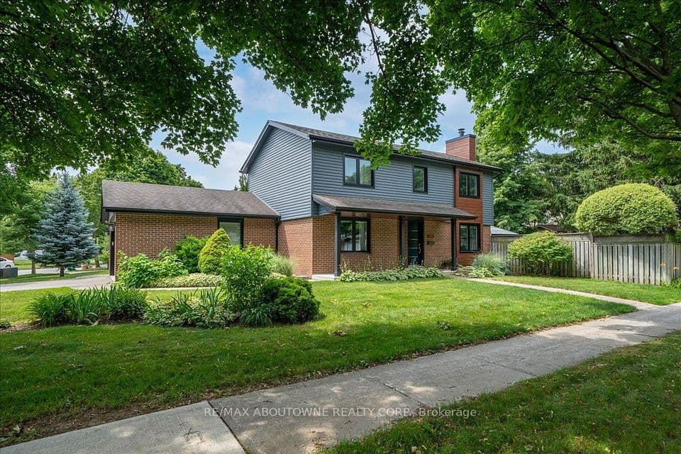 3985 Taffey Crescent, Mississauga, ON L5L 2A6 – photo 3