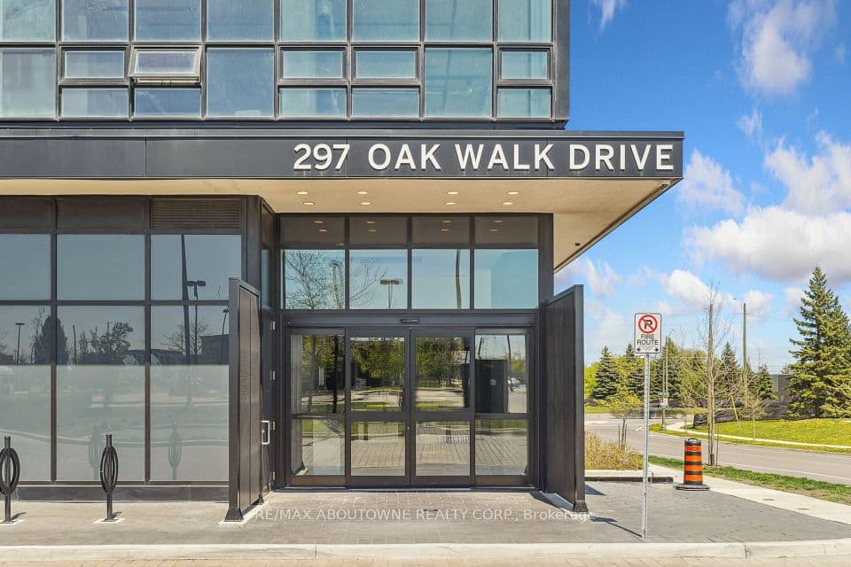 297 Oak Walk Drive 1605, Oakville, ON L6H 3R6 – main photo