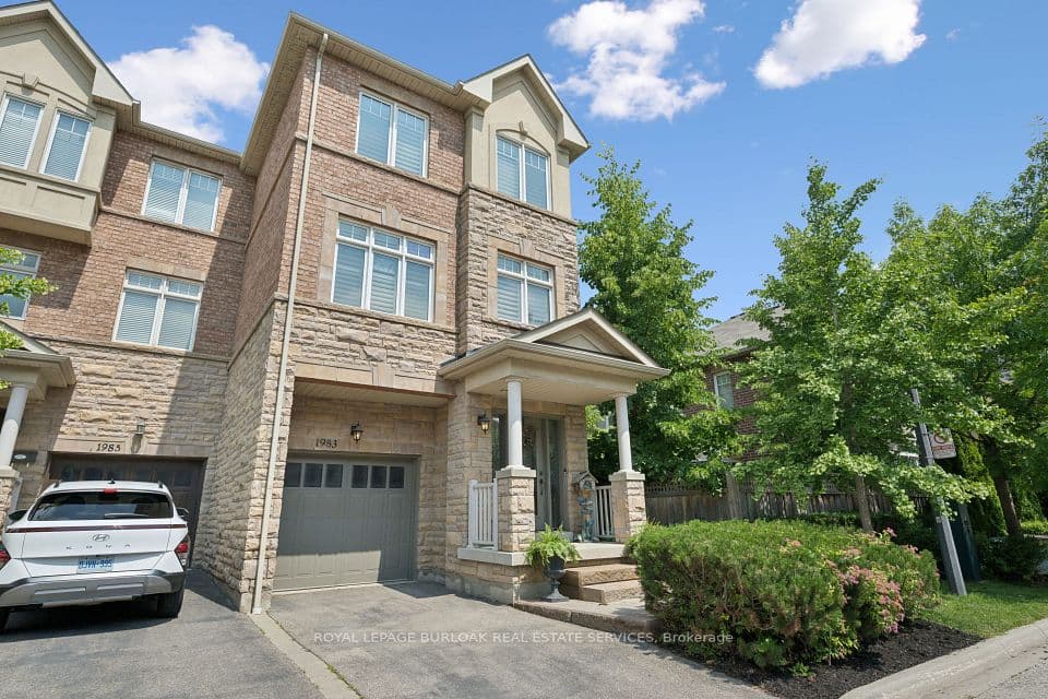 1983 Rackus Crescent, Mississauga, ON L5J 0A6 – photo 2