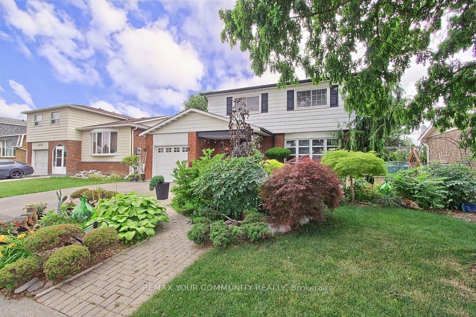 4229 Brandon Gate Drive, Mississauga, ON L4T 3K3 – photo 3