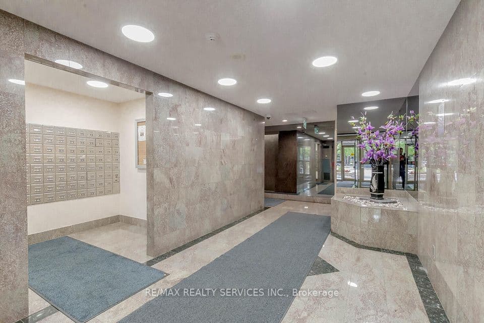 30 Malta Avenue 308, Brampton, ON L6Y 4S5 – photo 3