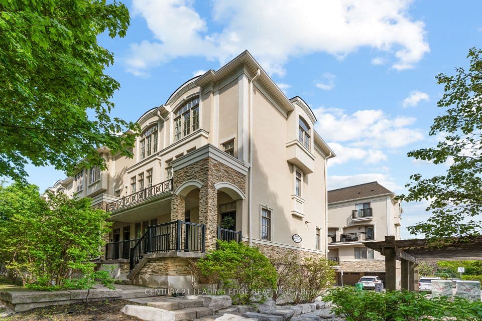 3077 Cawthra Road 18, Mississauga, ON L5A 2X4 – main photo