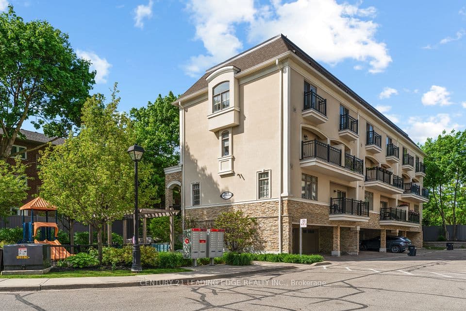 3077 Cawthra Road 18, Mississauga, ON L5A 2X4 – photo 3