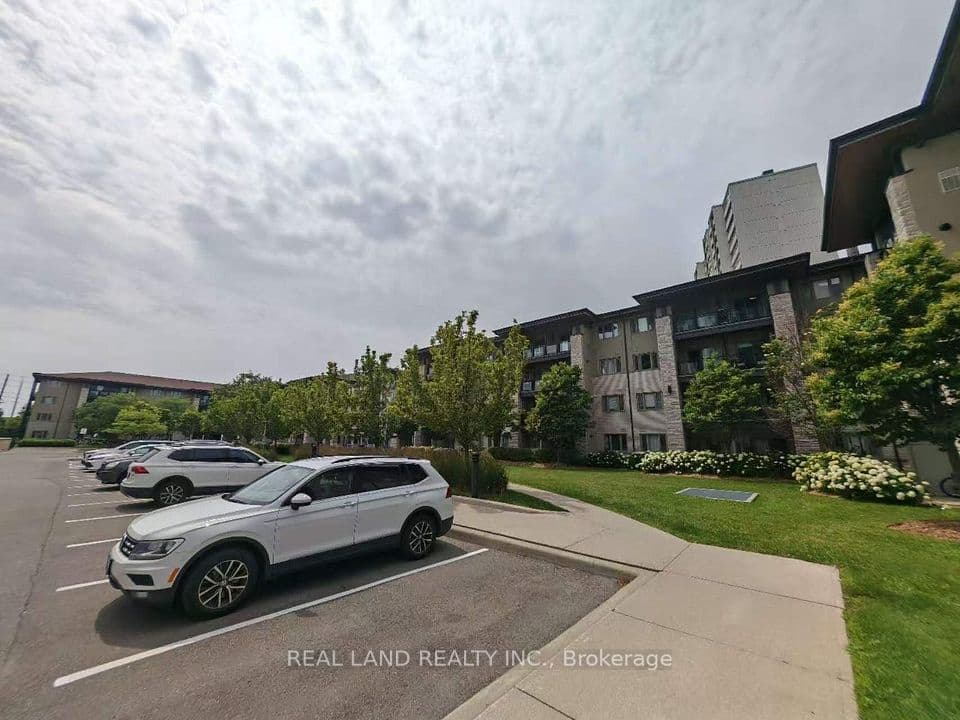 570 Lolita Gardens 127, Mississauga, ON L5A 0A1 – photo 2