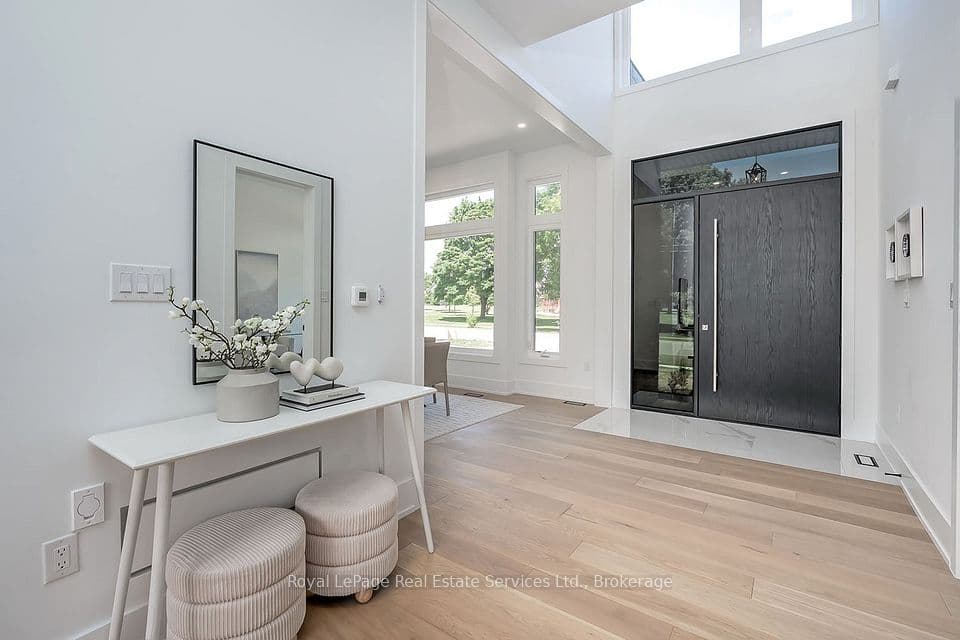 310 Tuck Drive, Burlington, ON L7L 2R1 – photo 2