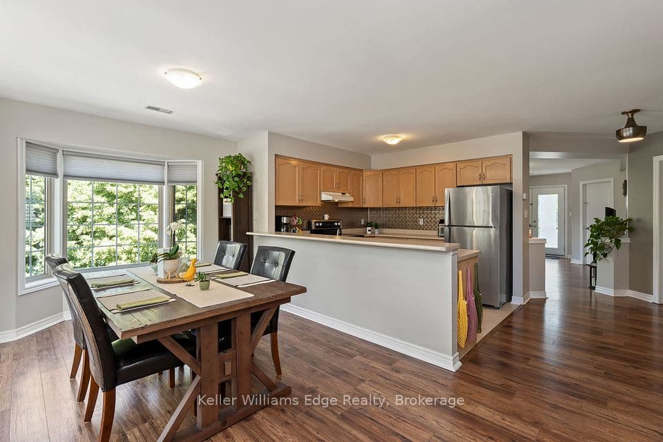 705 Cumberland Avenue 8, Burlington, ON L7N 3W4 – photo 3