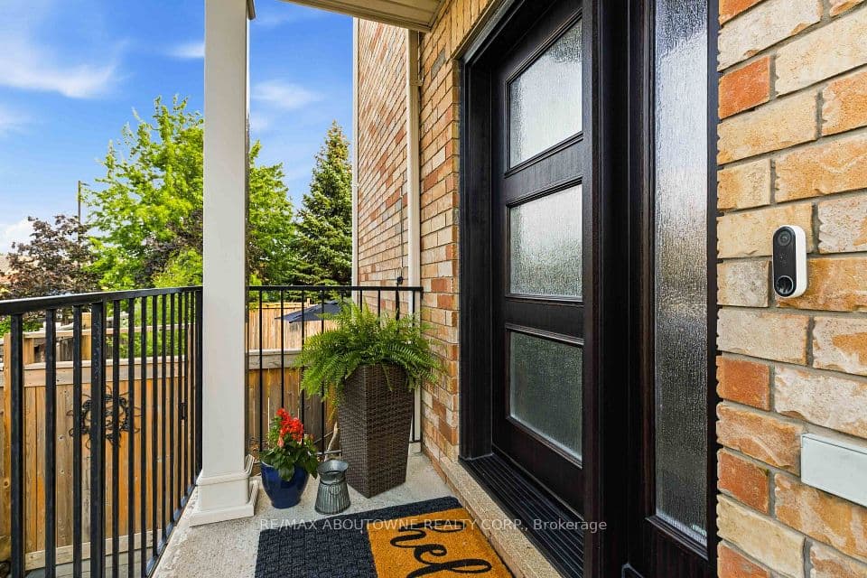 2228 Jillian Lane, Oakville, ON L6M 0G7 – photo 2