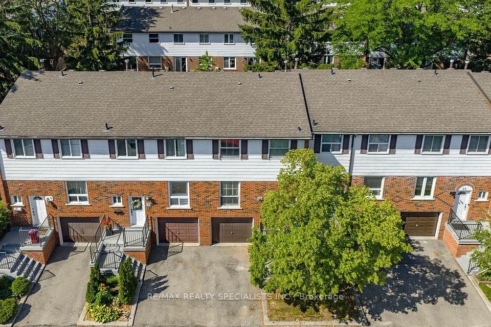 2445 Homelands Drive 30, Mississauga, ON L5K 2C6 – photo 3
