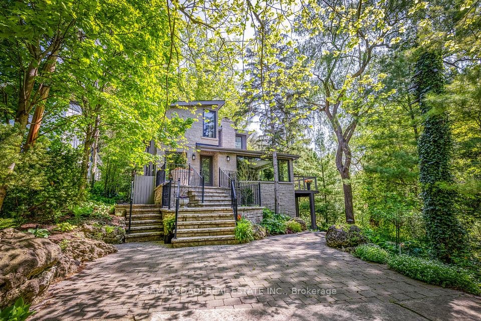 1273 Queen Victoria Avenue, Mississauga, ON L5H 3H2 – photo 2