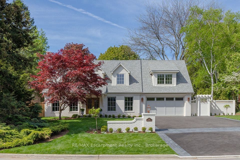 130 Edgecliffe Place, Burlington, ON L7L 3Z3 – main photo