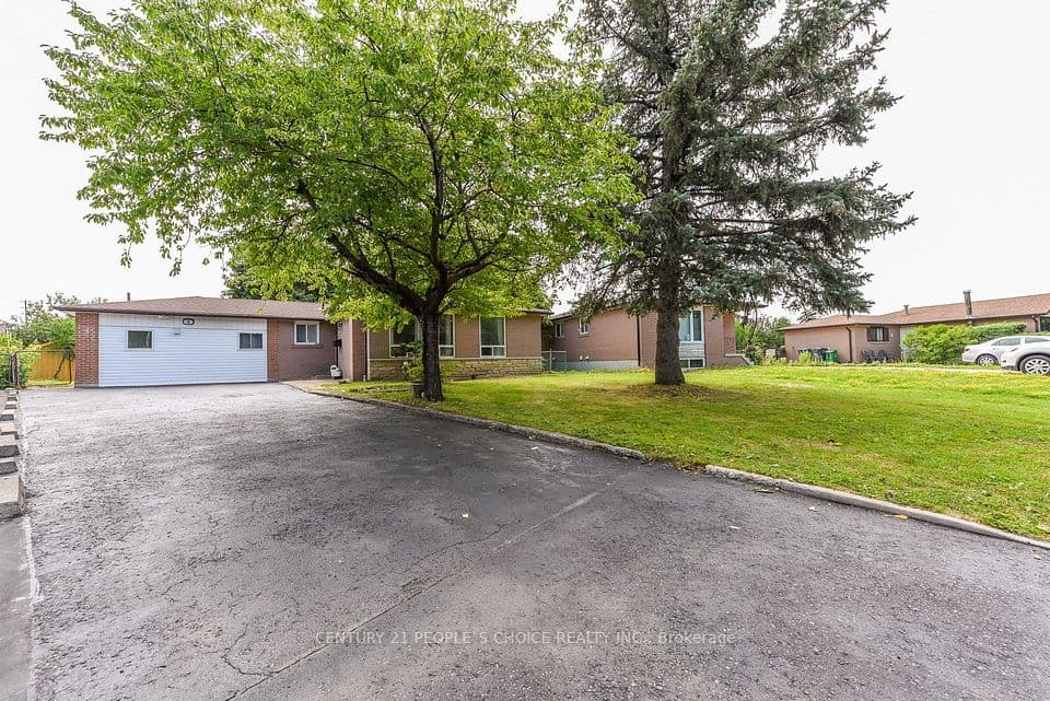 8 Fidelia Crescent, Brampton, ON L6T 3P8 – main photo