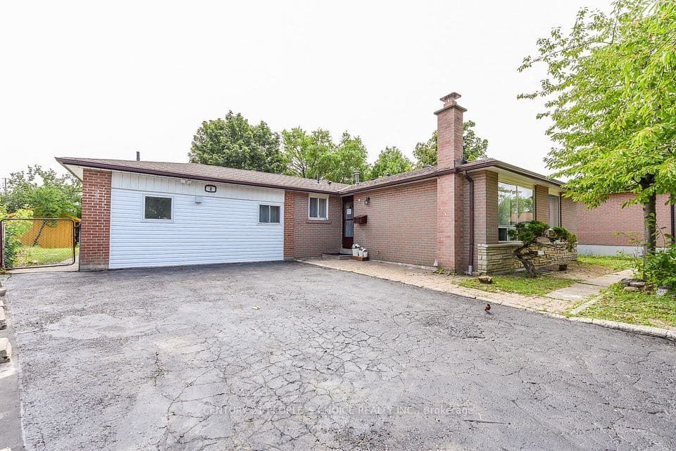8 Fidelia Crescent, Brampton, ON L6T 3P8 – photo 2