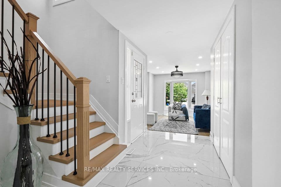 1273 Barberry Green N/A, Oakville, ON L6M 2A8 – photo 2