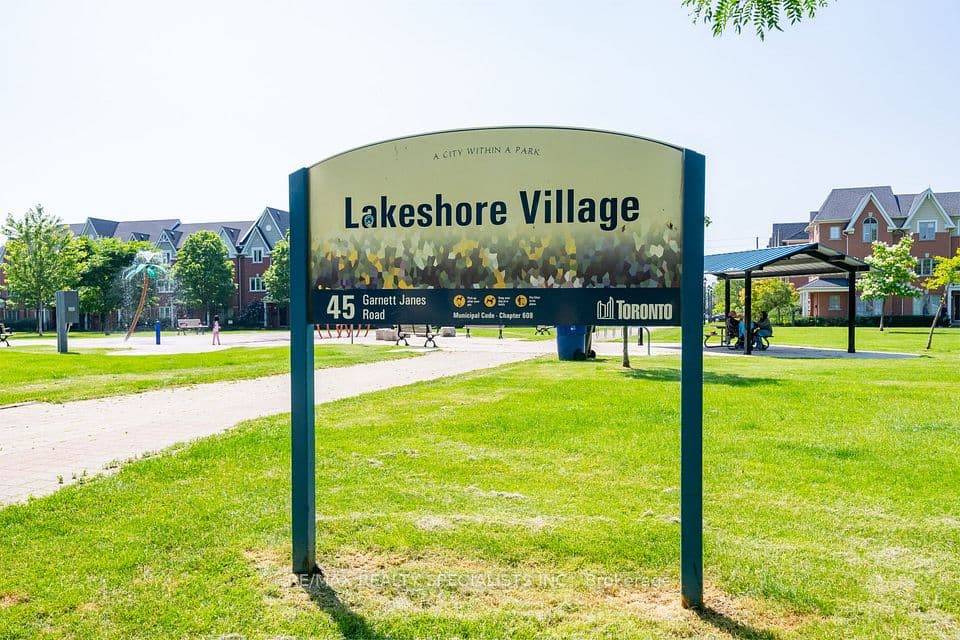 4 Elsinore Path 514, Toronto, ON M8V 4G7 – main photo
