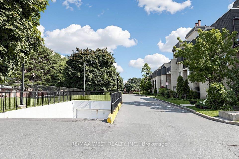 1624 Bloor Street 105, Mississauga, ON L4X 2S2 – photo 2