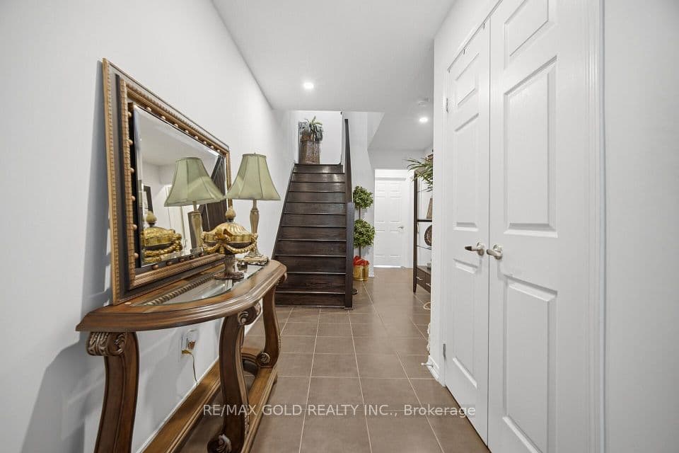 4 Utopia Way, Brampton, ON L6P 4A5 – photo 2