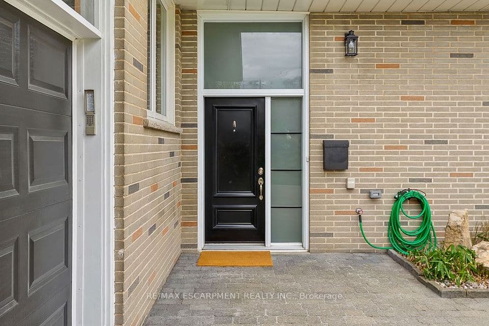 1548 Wembury Road, Mississauga, ON L5J 2L9 – photo 3