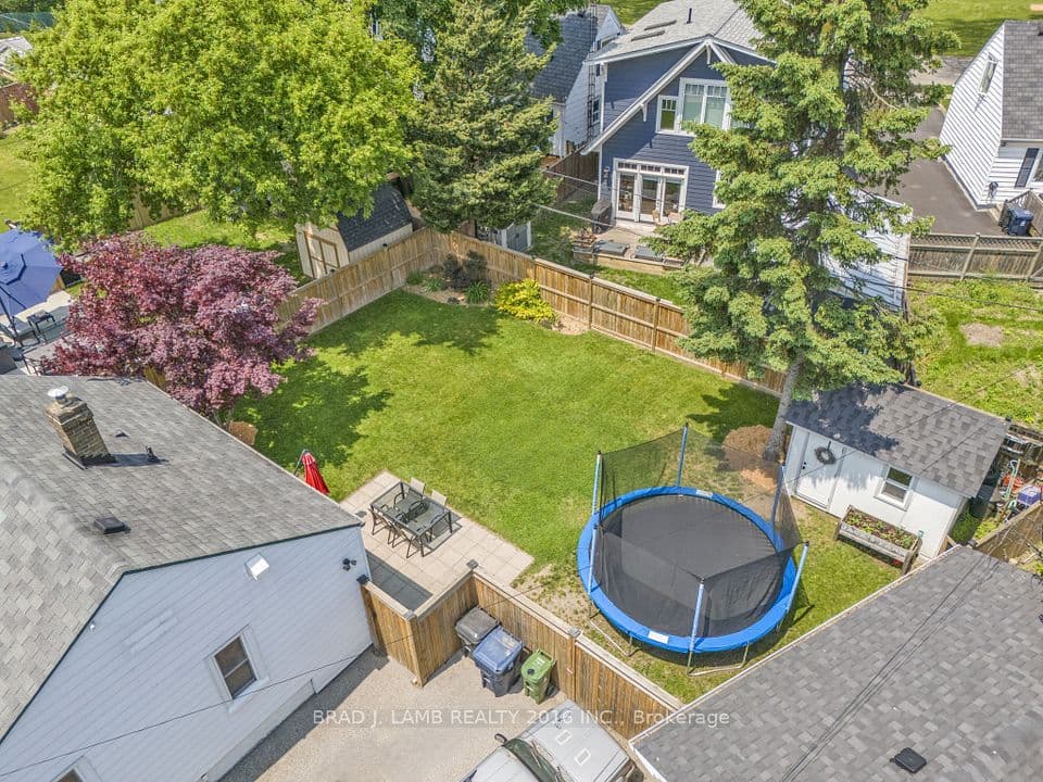 794 The Queensway, Toronto, ON M8Z 1N5 – photo 2
