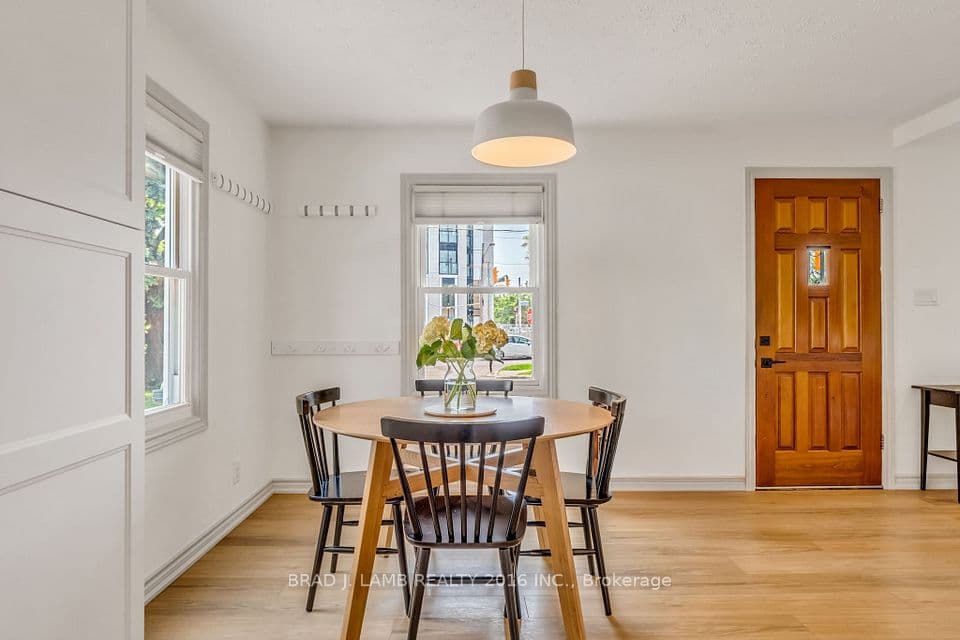 794 The Queensway, Toronto, ON M8Z 1N5 – photo 3