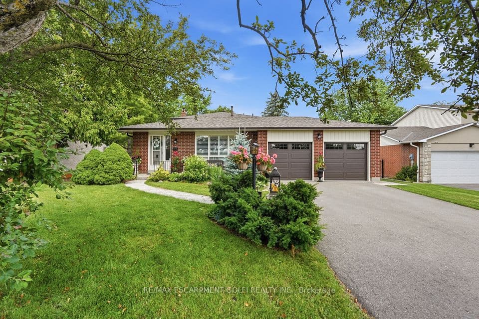 283 W Parkway Drive, Milton, ON L9T 1A7 – main photo