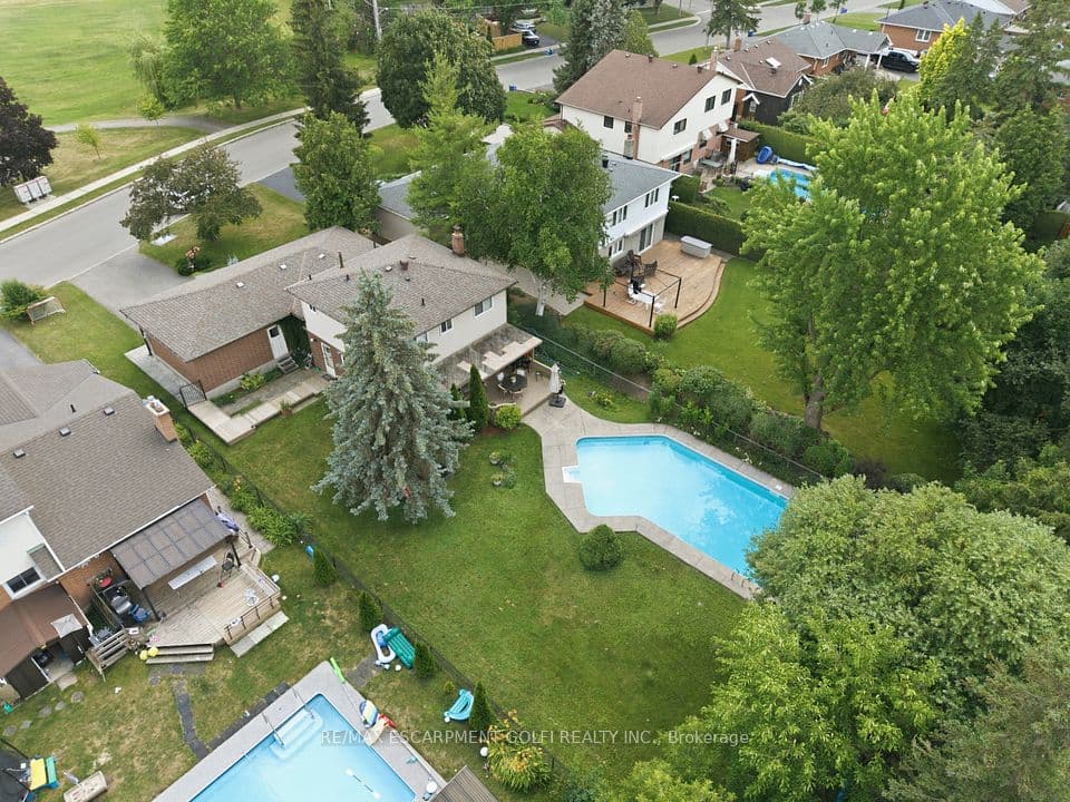 283 W Parkway Drive, Milton, ON L9T 1A7 – photo 3