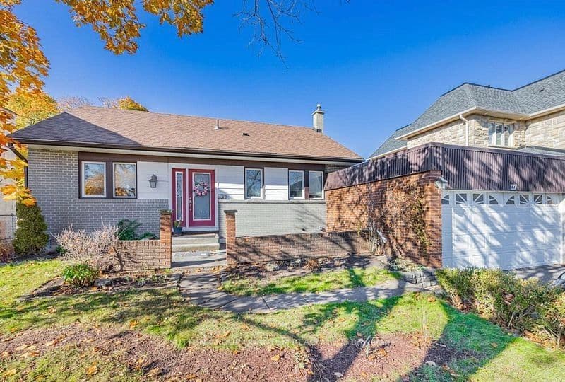 127 Mayfield Drive N, Oakville, ON L6H 1K6 – main photo