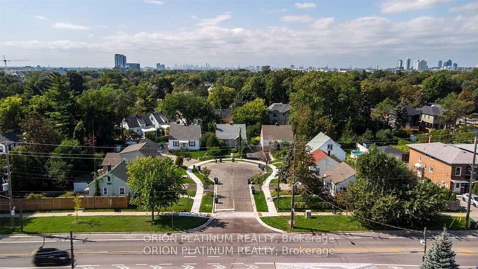 1 McCallum Court, Toronto, ON M8Y 1M6 – photo 2