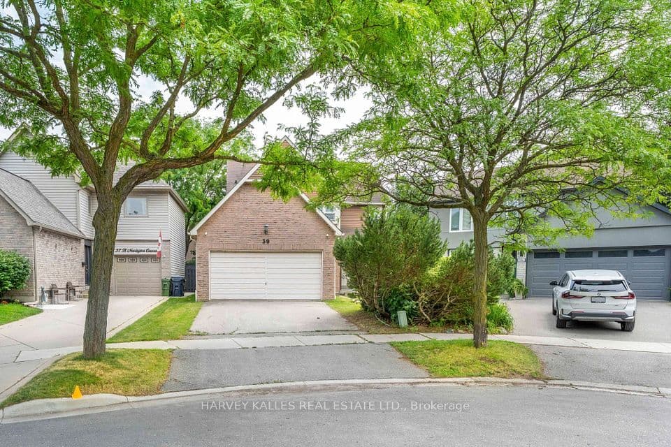 39 Newington Crescent, Toronto, ON M9C 5B7 – photo 2