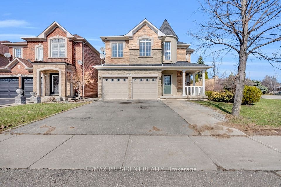 1 Crown Victoria Drive, Brampton, ON L7A 3A2 – photo 2