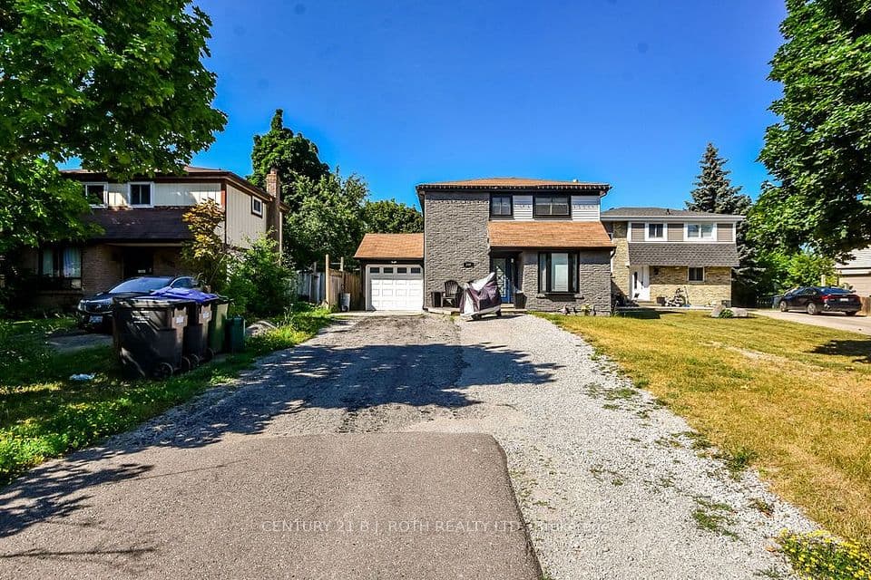 249 Leavens Court, Caledon, ON L7E 2A8 – photo 2