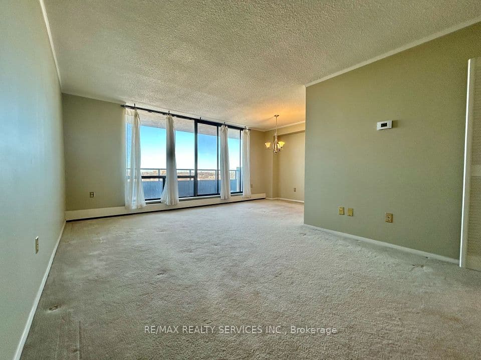 2929 Aquitaine Avenue 701, Mississauga, ON L5N 2C7 – main photo
