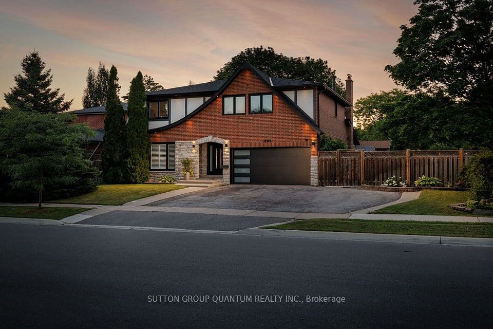 1883 Bough Beeches Boulevard, Mississauga, ON L4W 2J8 – main photo