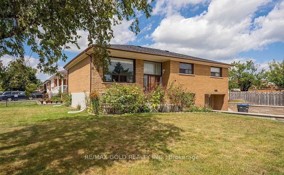 7305 Redstone Road, Mississauga, ON L4T 2B1 – photo 3