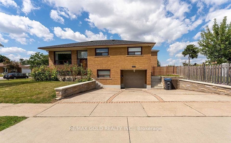 7305 Redstone Road, Mississauga, ON L4T 2B1 – photo 2