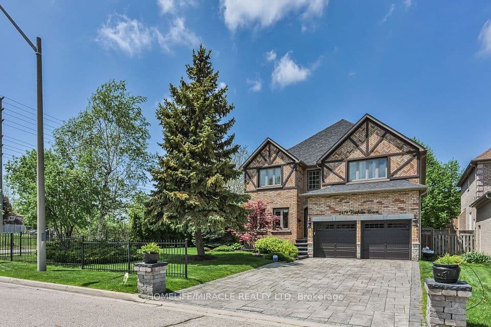 2479 Rathlin Court, Mississauga, ON L5K 2S4 – main photo