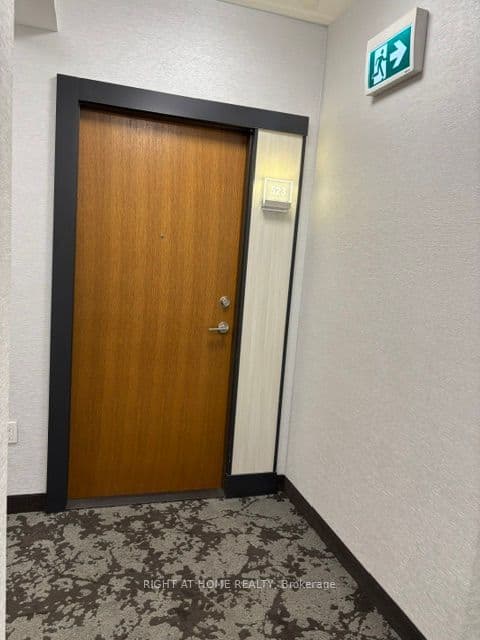 30 Shore Breeze Drive 523, Toronto, ON M8V 0J1 – photo 2