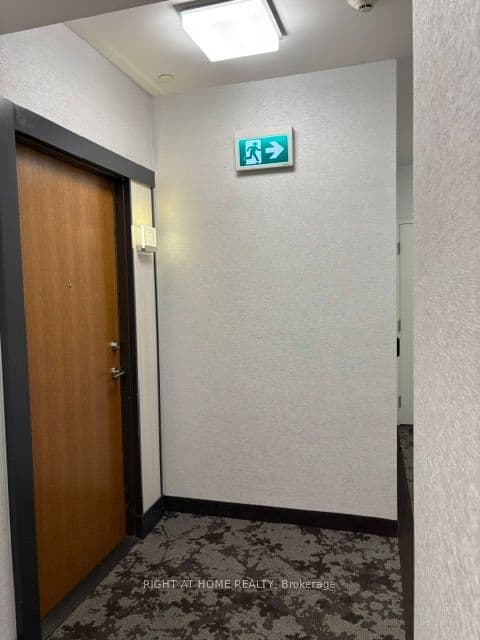 30 Shore Breeze Drive 523, Toronto, ON M8V 0J1 – main photo