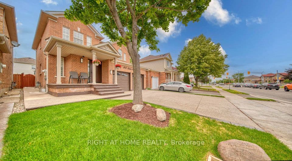211 Queen Mary Drive, Brampton, ON L7A 1Y9 – photo 3