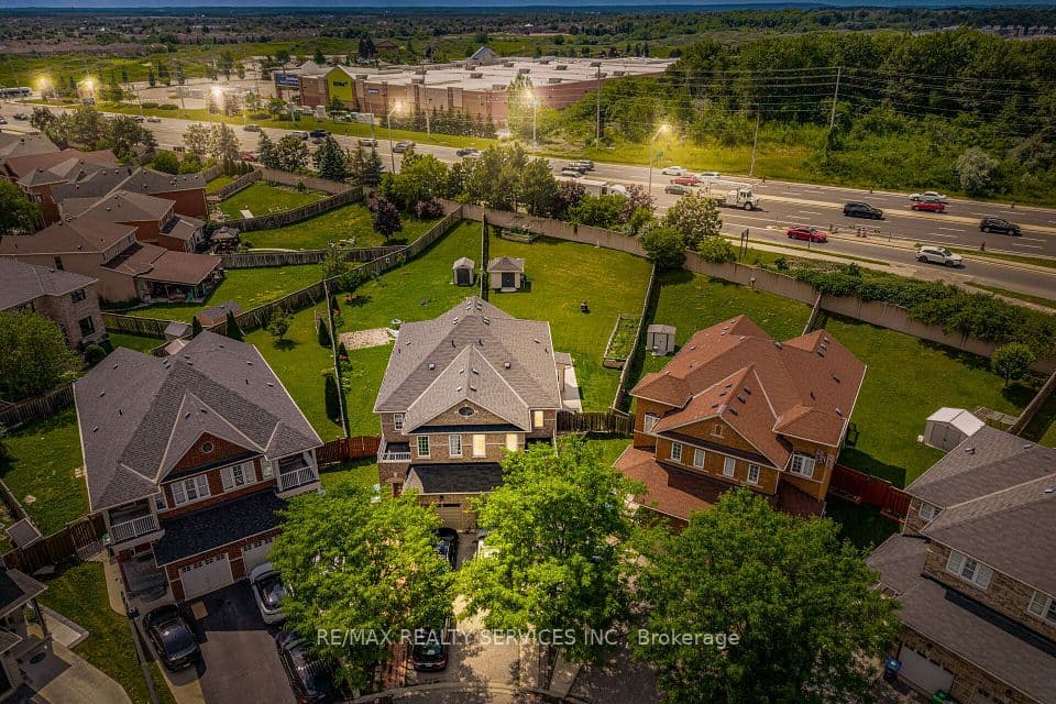 32 Deepcoral Court, Brampton, ON L6V 4P7 – main photo