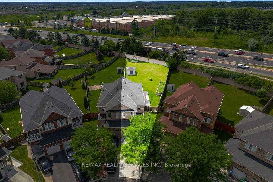 32 Deepcoral Court, Brampton, ON L6V 4P7 – photo 2