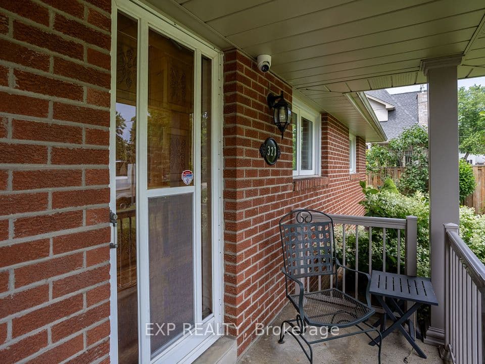 327 Angelene Street, Mississauga, ON L5G 1X5 – photo 3