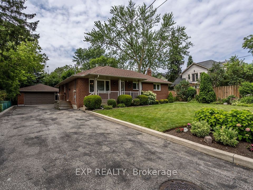 327 Angelene Street, Mississauga, ON L5G 1X5 – main photo