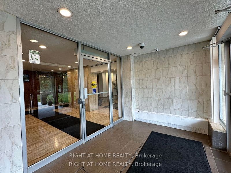 335 Driftwood Avenue 211, Toronto, ON M3N 2P3 – photo 3