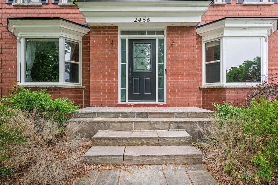2456 Sixth Line, Oakville, ON L6H 5Z8 – photo 2
