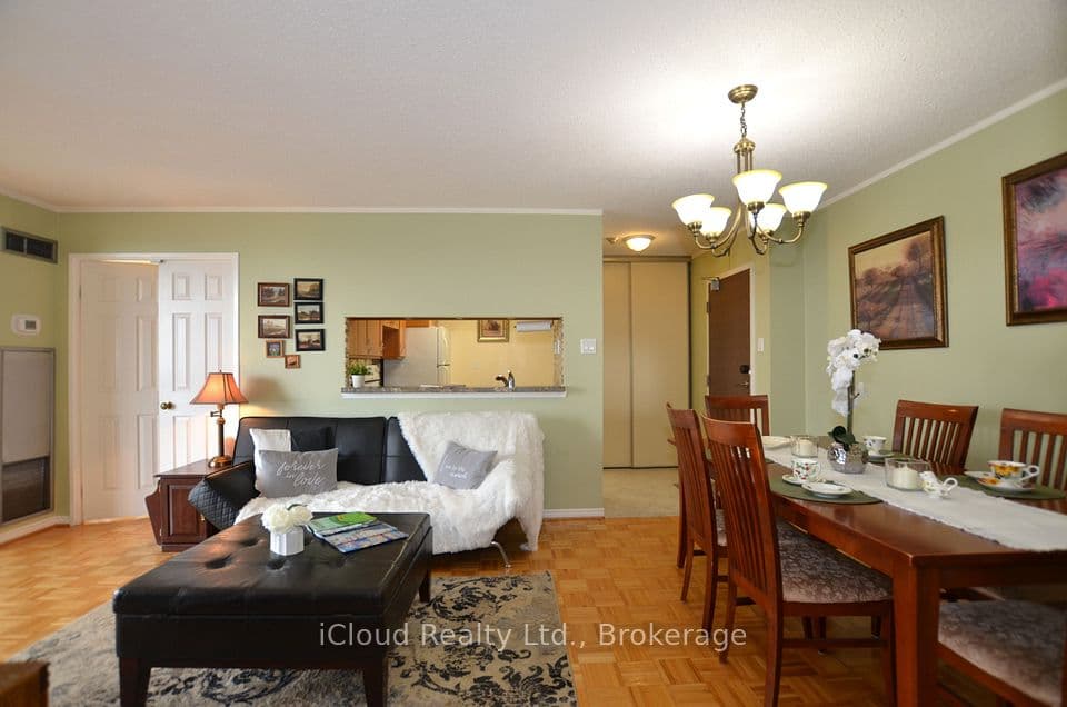 50 Kingsbridge Garden Circle 915, Mississauga, ON L5R 1Y2 – photo 2
