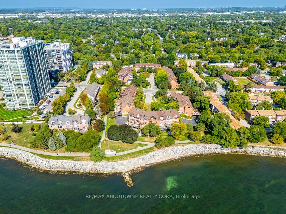 63 Tradewind Drive, Oakville, ON L6L 6K8 – photo 2